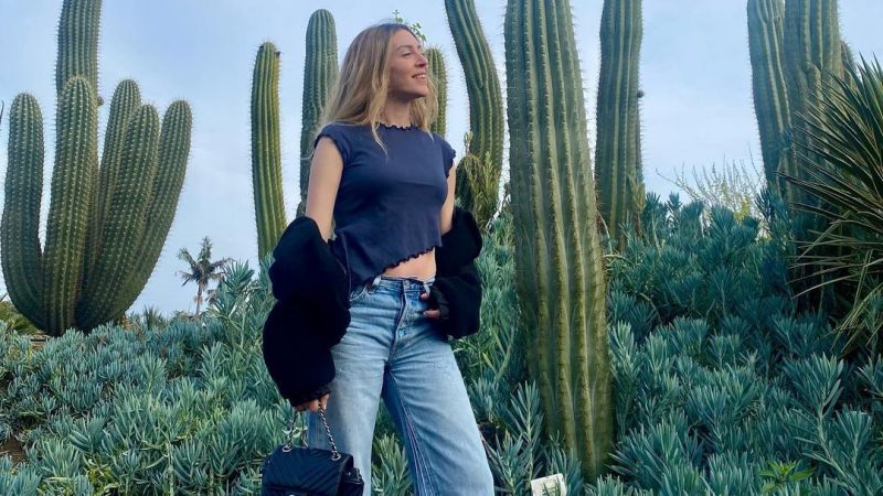 Sinem Kobal Son Görüntüleri İle Hayranlarından Tam Puan Aldı! ‘Gittikçe Gençleşiyorsun’ Yorumları Yağdı! 3