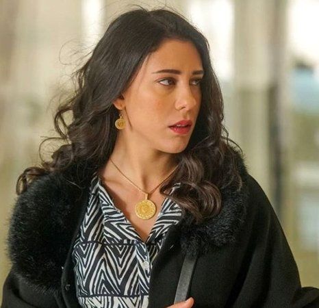 Sen neymişsin be Türkan! Camdaki Kız'ın Türkan'ı görenleri güzelliğiyle şaşırttı.. 2