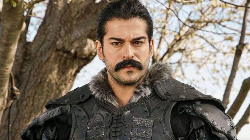 Burak Özçivit hayat hikayesiyle şoka soktu! Şöhrete açılan kapı, çöp tenekesinden geçti! 2