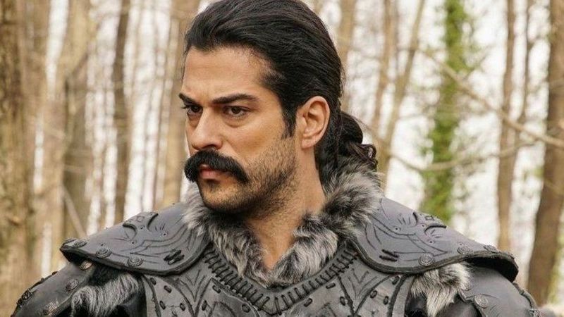 Burak Özçivit hayat hikayesiyle şoka soktu! Şöhrete açılan kapı, çöp tenekesinden geçti! 1