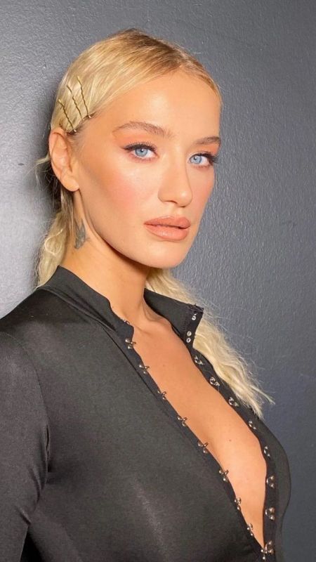 Didem Soydan Fas'a gitti ortalık alev aldı! Yeni pozuna rekor beğeni geldi! 3