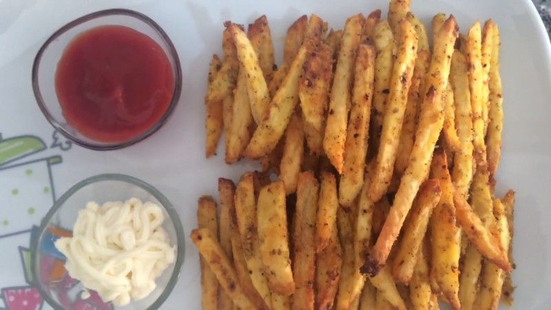 Sadece 3 Adımda Sahur Sofranıza Renk Katın! Mısır Unlu Fırında Patates Tarifi! 3