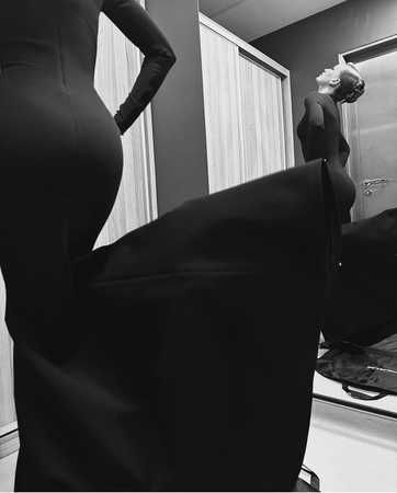 Siyah beyaz fotoğrafları ile dikkat çekti! Serenay Sarıkaya sosyal medyayı salladı! 3