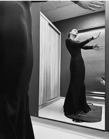 Siyah beyaz fotoğrafları ile dikkat çekti! Serenay Sarıkaya sosyal medyayı salladı! 2