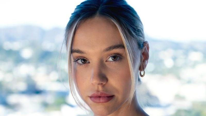 Pilates uzmanı Alexis iç çamaşırı giymedi! Göğüsleri dışarı taştı! Etraf alev aldı! 1