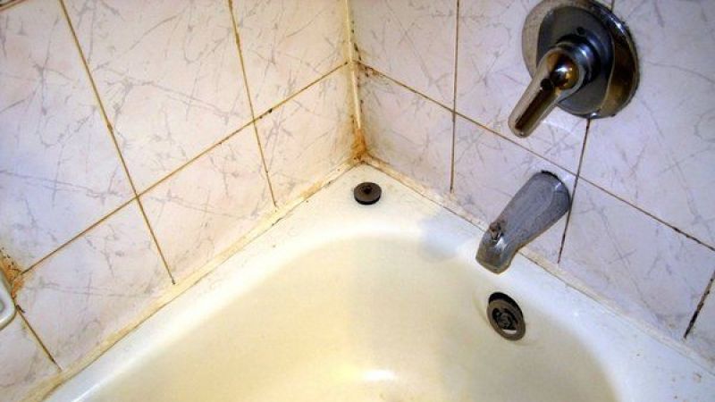 Banyodaki İnatçı Lekelerden Kurtulmak Mümkün! Kimyasal Ürün Kullanmadan Doğal Temizleyici Formülü! 1