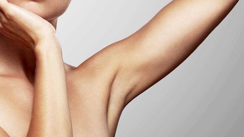 Her adımı dikkatlice not alın: İlkbaharda koltuk altı terlemelerine son verecek rutin belli oldu! İşte ilkbaharda koltuk altı bakımı yapmanın adımları 1