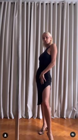 Didem Soydan kameralar karşısında GİYİNDİ! Derin yırtmaç, göğüs dekoltesi, süper mini… İşte çekimden muhteşem kareler! 1