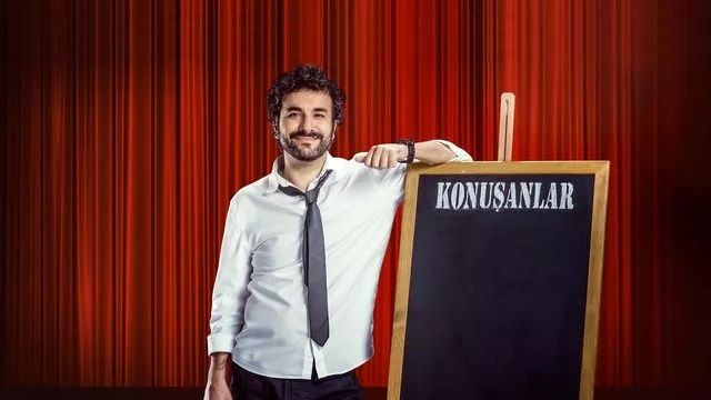 Hasan Can Kaya Dekolteli Kızla Konuştu! Herkesin Dikkatini Çeken Dekolte Sosyal Medyada Gündem Oldu! Neredeyse Fırlayacaktı… 3