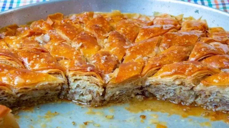 Bayramdaki Eşsiz Lezzet! Ev Yapımı Pratik Baklava Tarifi! 2