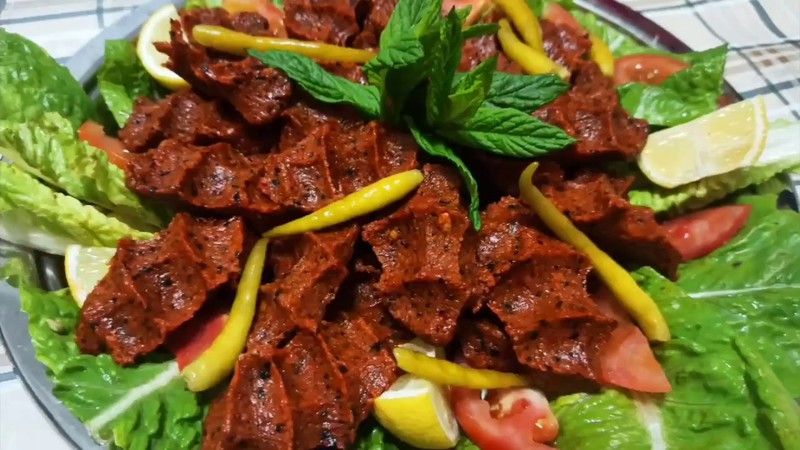 Antep Usulü Cevizli Çiğköfte Yemeği Tarifi, Antep Usulü Cevizli Çiğköfte Nasıl Yapılır? Evde Antep Usulü Cevizli Çiğköfte Yapılışı 1