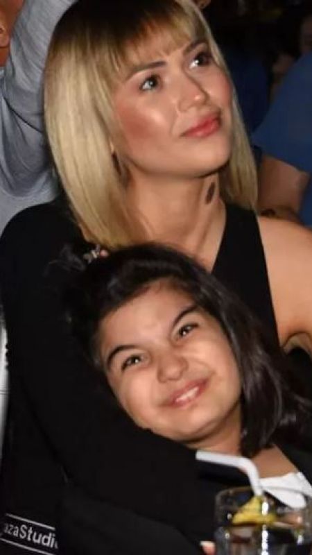 Berdan Mardini’den sevgilisine büyük jest! Tüm şarkılarını sevgilisinin gözlerine bakarak seslendirdi! 2