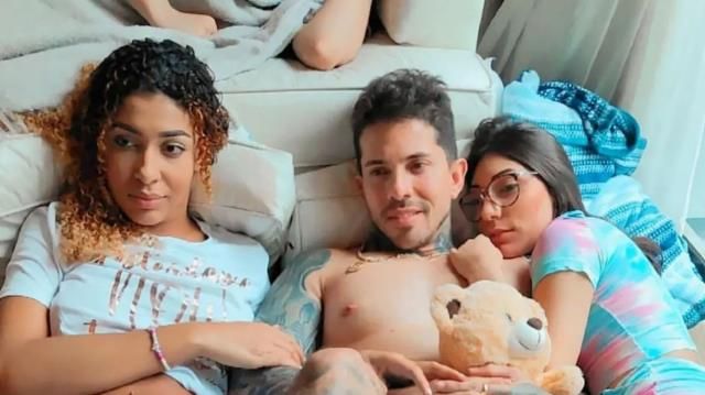 Çok eşli adamın yatak fantezisi sınır tanımadı! Instagram fenomeni 6 eşini aynı yatakta görmek isteyince… 1