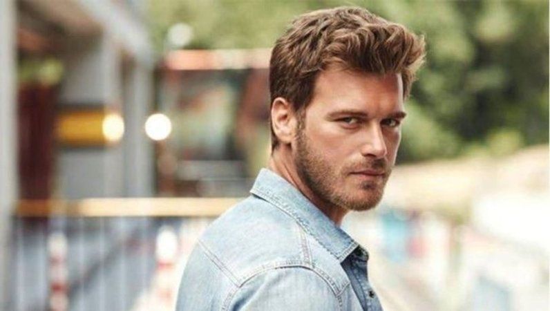 Kıvanç Tatlıtuğ'un kardeşlerini gören yok artık diyor ! Böylesi gerçekten imkansız 1