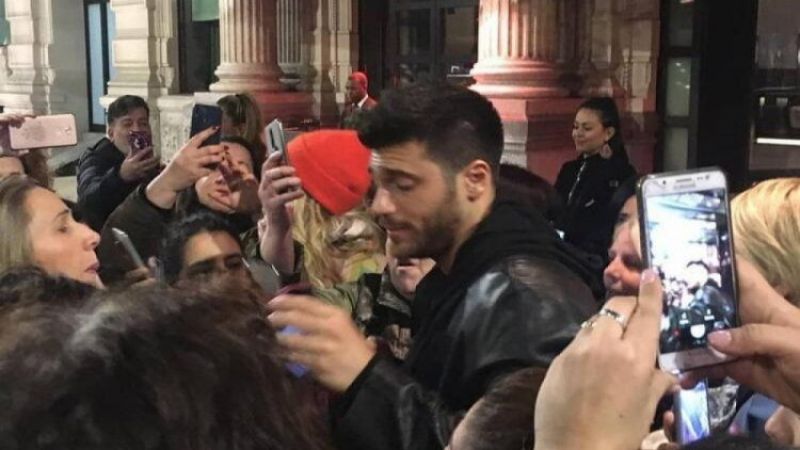 Can Yaman için yeni aşk iddiaları gündeme geldi! Ünlü isim yeni sevgilisi olduğu iddia edilen o kişi… 1