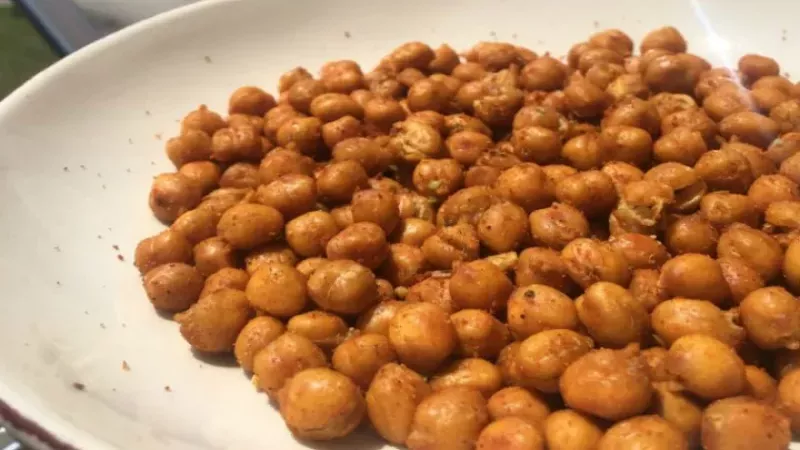 Antep Usulü Acılı Nohut Yemeği Tarifi, Antep Usulü Acılı Nohut Nasıl Yapılır? Evde Antep Usulü Acılı Nohut Yapılışı 3