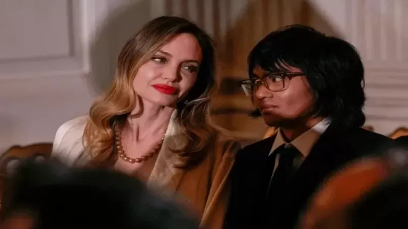 Beyaz Saray’da Düzenlenen Yemeğe Katıldılar! Angelina Jolie Ve Oğlu Davette Boy Gösterdi! 2
