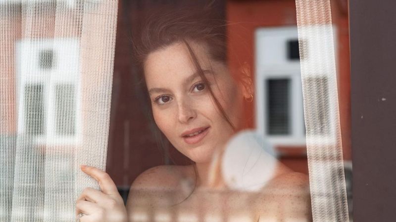 28 Kilo Veren Elçin Afacan Paylaşımıyla Herkesi Şaşırttı! Kiloları Boşa Vermemiş: Çarşafa Sarılıp Güzelliğini Sergiledi 2