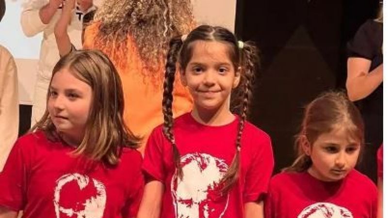 Demet Akalın bu kez kızı için ağladı! Küçük kızı Hira’yı o halde görünce… 1