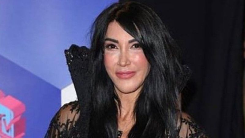 50 yaşındaki Hande Yener formda vücuduyla dikkat çekti! Sırrı, karbonhidratsız beslenme! 1