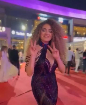 Tatlıses’in kızı Dilan Çıtak, tarzıyla Dubai’yi salladı! Derin göğüs dekolteli içinde büyüledi! 3