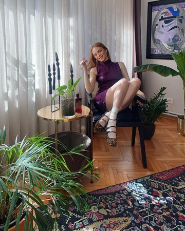 Güzel Oyuncu Nilperi Şahinkaya’nın Paylaşımı İlgi Odağı Oldu! Sevgilisi İle Ayna Karşısına Geçti Ve… 1