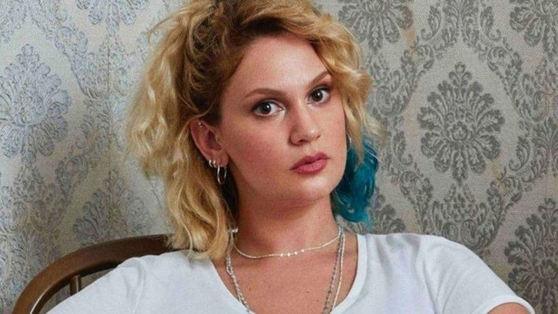 Farah Zeynep Abdullah kendine yeni bir iş buldu! Artık hem kamera önünde hem de kamera arkasında… 2