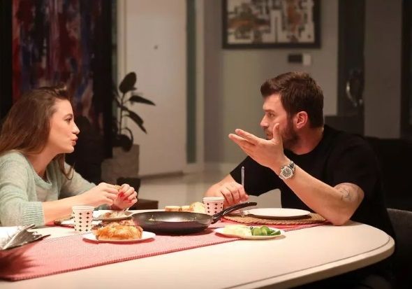 Kıvanç Tatlıtuğ hakkındaki bomba iddia çileden çıkardı! Serenay Sarıkaya isyan etti 2