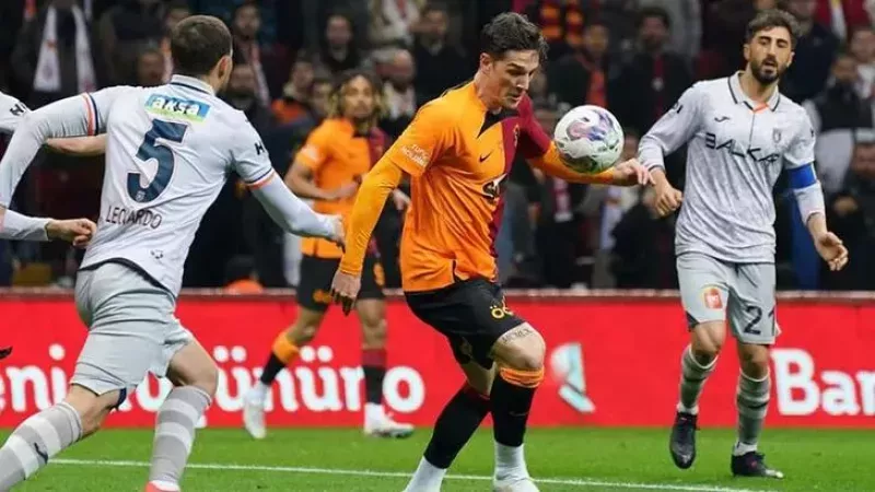 Galatasaray- Başakşehir Maçında Hakeme Tam Not! Spor Yorumcuları Değerlendirdi... 2