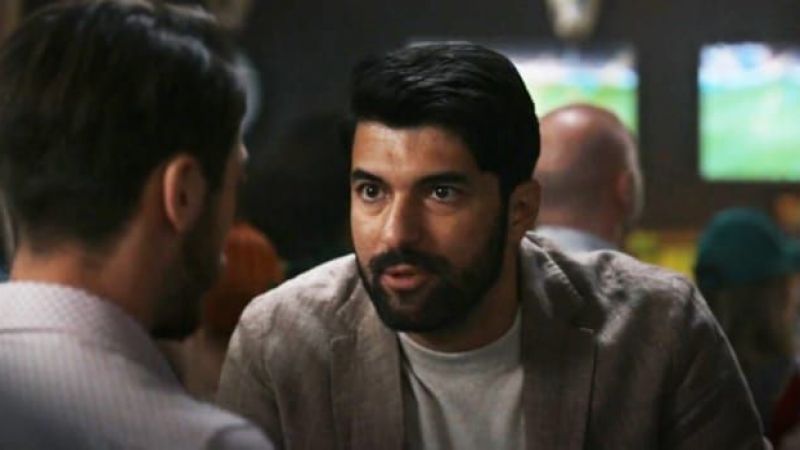 Adım Farah’ta herkesi kendine hayran bırakan Engin Akyürek kimdir? Hangi dizilerde oynadı? 3