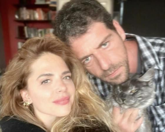 Ünlü oyuncu Cemal Hünal’ın eşinin hangi dizide oynadığını öğrenince çok şaşıracaksınız! Meğer o da ünlüymüş… 3