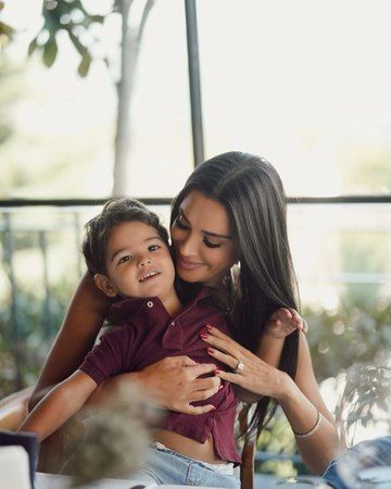 Aslıhan Doğan'ın Çok Konuşulan 93 Bin TL'lik Hırkası Yine Olay Oldu! Kime Hediye Edeceğini Açıkladı! 1