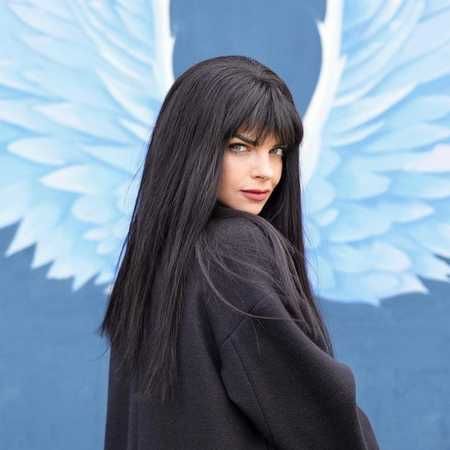 Pelin Karahan’ın simsiyah saçları çok beğenildi… Şebeke dizisi için imaj değiştirdi! 3