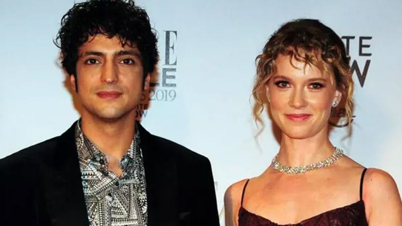 Ünlü oyuncu Taner Ölmez kızı Zeynep’le kamera karşısına geçti! Görenler annesiyle olan benzerliğine inanamadı… 1