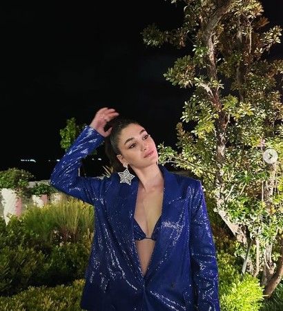 Akasya Durağının Zeno'su Sitare, ceketinin düğmelerini açık bıraktı! Ortalık alev aldı! 2