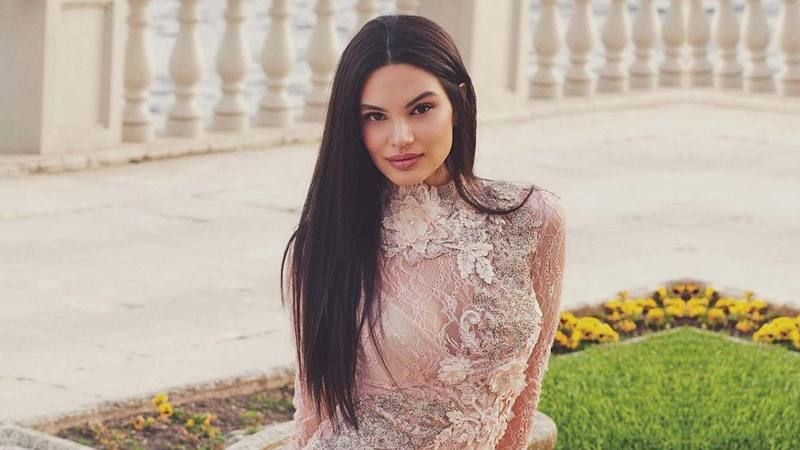 Almeda Abazi, sosyal medya üzerinden ailesine hakaret edenlere bakın ne yaptı? 2