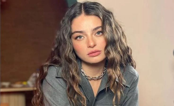 Ayça Ayşin Turan'ın dönüşü şok etti! Hayranları bunu hiç beklemiyordu 2