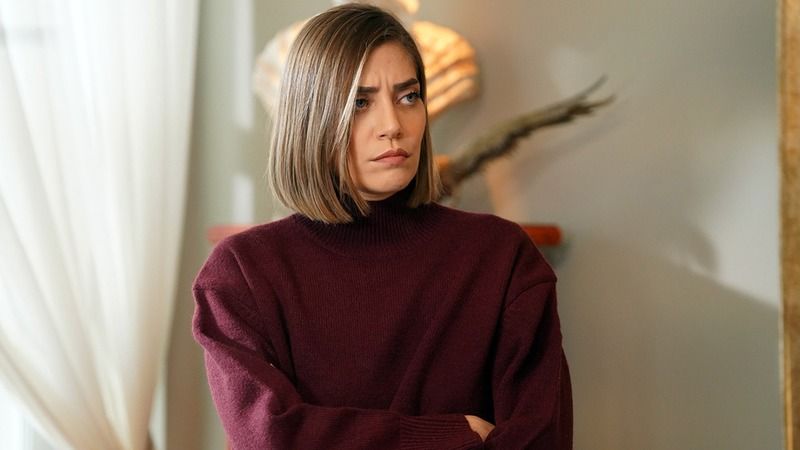 Öznur Serçeler kimdir? Yalı Çapkını dizisinden ayrılıyor mu? 1