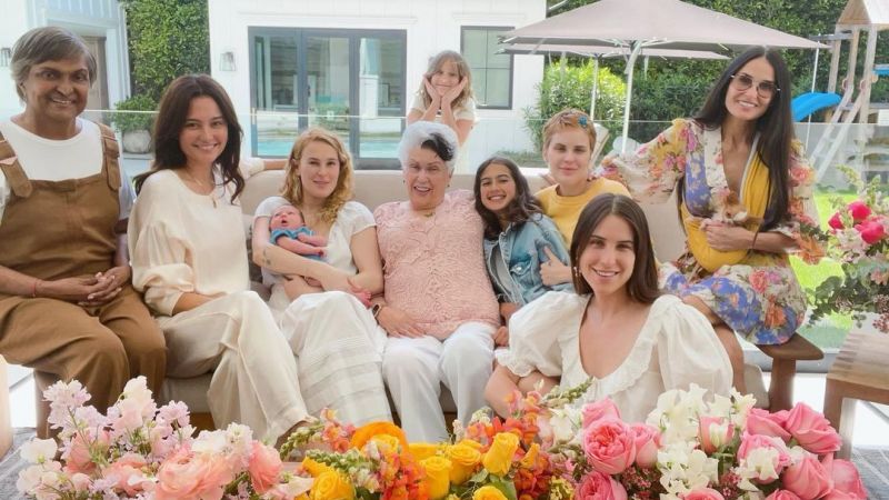 Holywood Demi Moore Konuşuyo!  Stripriz filmiyle ünlenen Demi Moore’un son hali gençlere taş çıkartıyor! 2