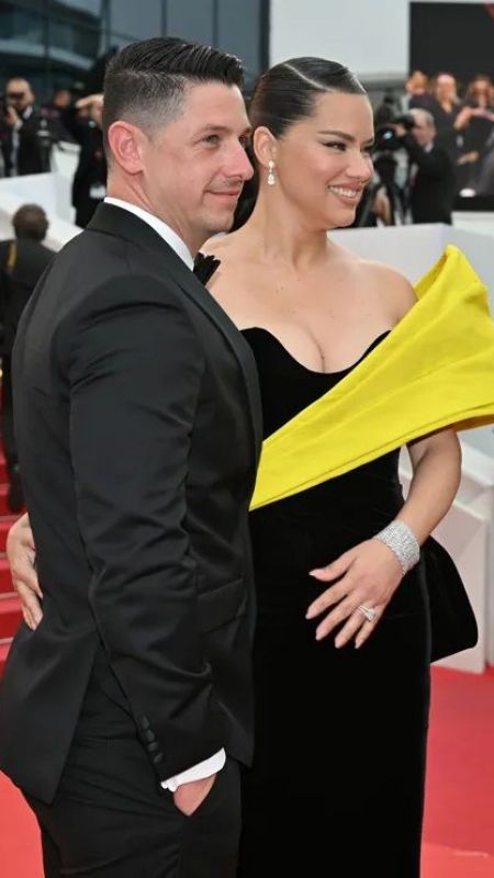 Adriana Lima kırmızı halıda sevgilisiyle dudak dudağa! Yandı buralar! 1