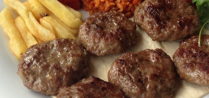 Köfteyi hep yanlış pişirmişiz! Kasap köfte yaparken işte bilmeniz gereken sır! 1