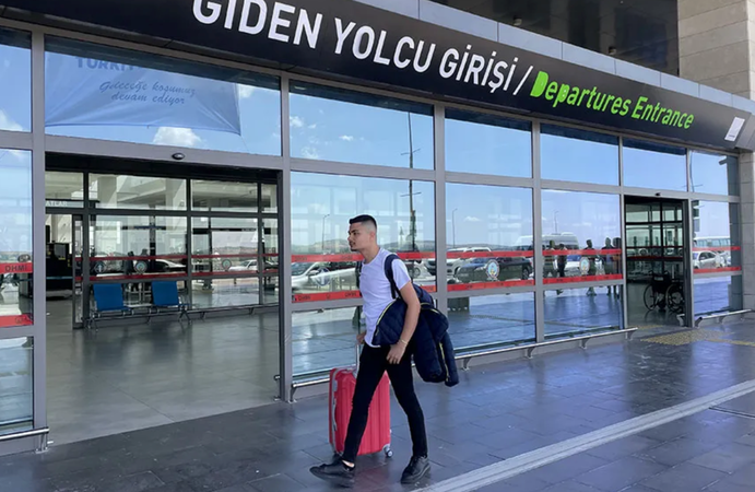 Dünya basını Gaziantep'teki Olayı ACİL KODUYLA duyurdu: Gaziantep'te uçaklar 'UFO'ya mı takıldı? Gaziantep Havalimanı'na gelen bir uçağın radarı, 9 bin feette 'tanımlanamayan bir cisim' tes 5