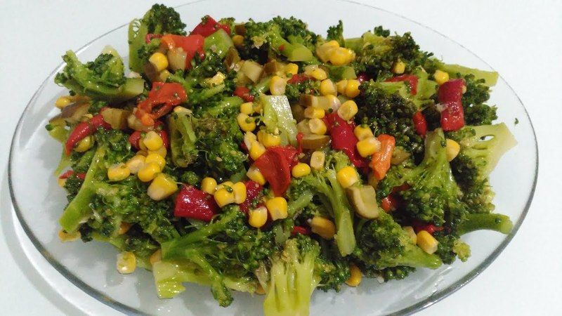 Bu enfes brokoli salatası ile sofralarınıza renk katın! Hem sağlıklı hem leziz 2