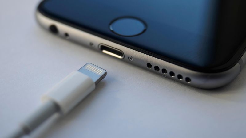 Şarj ederken ilk adım ne olmalı? Kablo önce prize mi yoksa cihaza mı takılmalı? 2