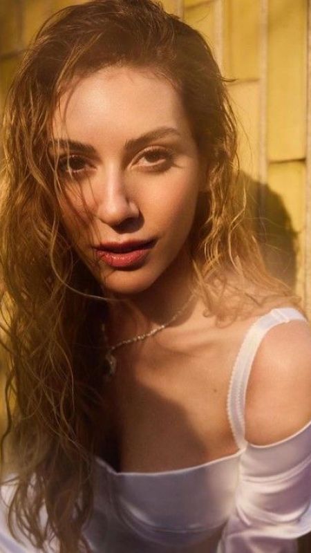 Sinem Kobal'ın mini elbiseli fotoğraflarına beğeni yağdı 5