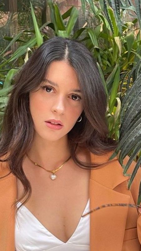 Güzel oyuncu bikinili pozları ile nefes kesti 5