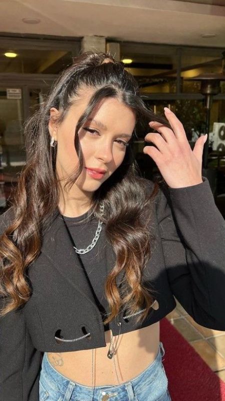 Güzel oyuncu bikinili pozları ile nefes kesti 1