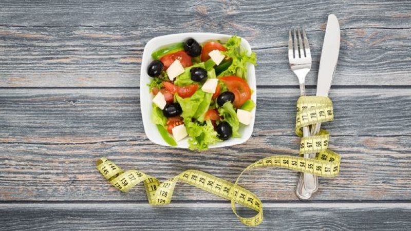 Aç kalarak kilo vermek vücut için zararlı olabilir! Uzmanlardan doğru kilo verme yöntemi! 4