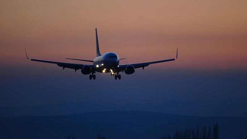 Kapısı açık uçak, yolculara korku dolu anlar yaşattı! 1