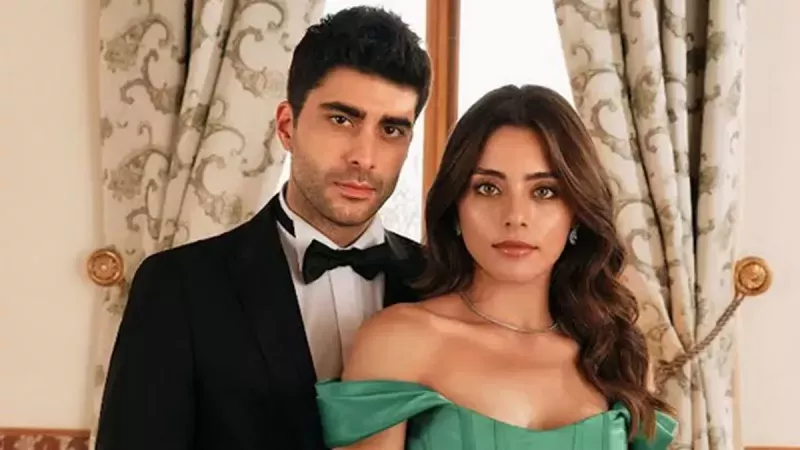 Kızılcık Şerbeti 28. bölüm fragmanı yayınlandı. Abdullah ile Alev'in el ele tiyatro izlediği sahne ise sosyal medyaya damgasını vurdu 1